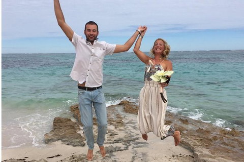 Elope In Paradise - Weddings At Mission Beach - Accommodation 4U 1