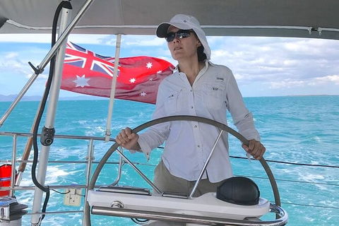 Sailing Curlew Escape On Moreton Bay - Accommodation 4U 10