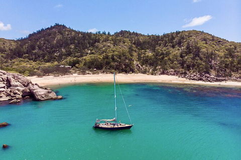 Helicopter And Magnetic Island Sailing - Accommodation 4U 6