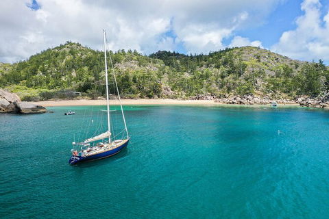 Helicopter And Magnetic Island Sailing - Accommodation 4U 8