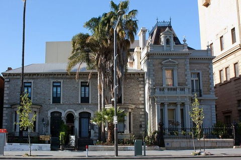 Adelaide Airport Transfers : Airport ADL To Adelaide City In Luxury Car - Accommodation 4U 4