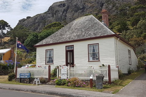 Cruise Ship Excursion: Stanley - Accommodation 4U 19