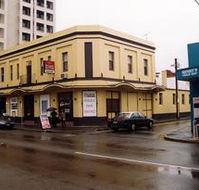 Lord Raglan Hotel - Accommodation 4U