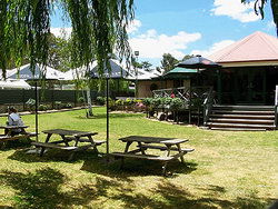 Oakbank Hotel - Accommodation 4U 3