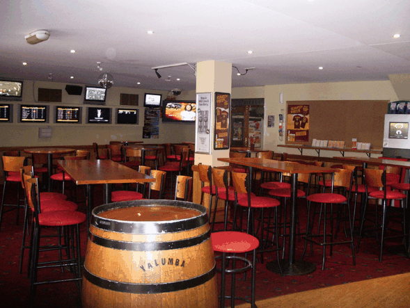 Mermaid Beach Tavern - Accommodation 4U 3