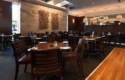 Stirling Hotel - Accommodation 4U 2
