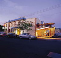 Waterfront Hotel - Accommodation 4U