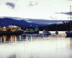 Waterfront Hotel - Accommodation 4U 1