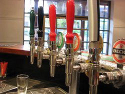 Mayfair Tavern & Bottleshop - Accommodation 4U 2