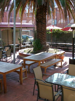 Peacock Inn Hotel - Accommodation 4U 2