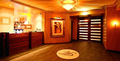 Hollywood Showgirls - Accommodation 4U 3