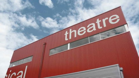 The Red Box - Accommodation 4U 0