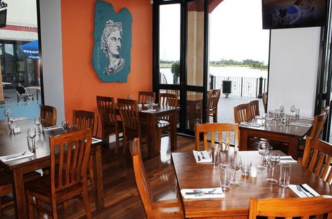 Athenia Restaurant & Bar - Accommodation 4U 2