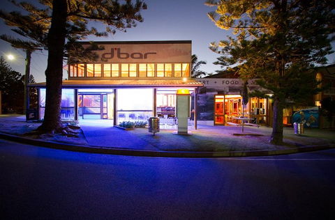 Cafe D'Bar Restaurant & Gallery - Accommodation 4U 1