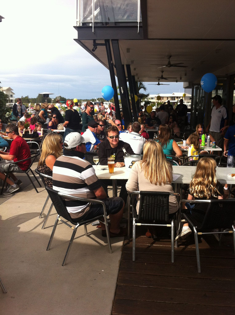 Coomera Waters Tavern - Accommodation 4U 2