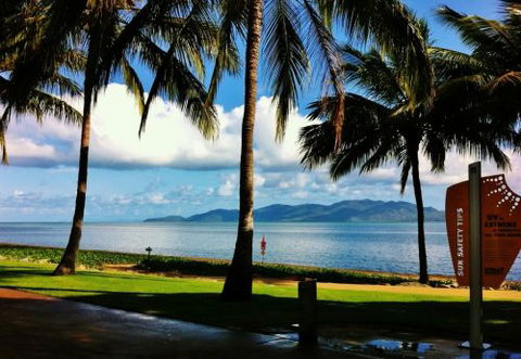 Harolds Seafood On The Strand - Accommodation 4U 0