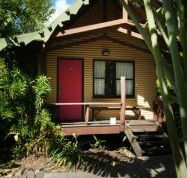 Magnum's Backpackers Bar - Accommodation 4U