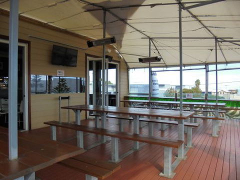 Zebra Crossing Bar & Bistro - Accommodation 4U 4