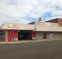 East End Hotel - Accommodation 4U