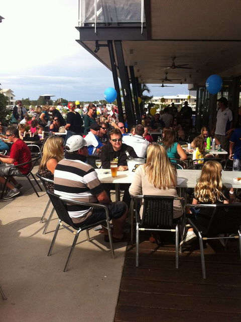Coomera Waters Tavern - Accommodation 4U 1
