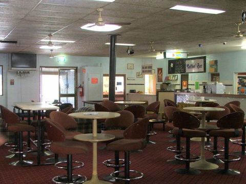 Old Bar Tavern - Accommodation 4U 3