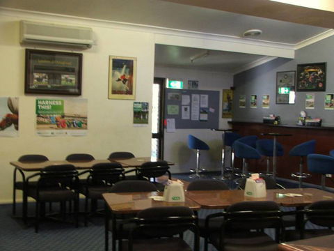 Old Bar Tavern - Accommodation 4U 4