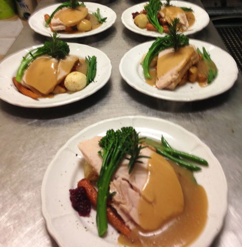 Abbey Of The Roses - Christmas In July - Accommodation 4U 2