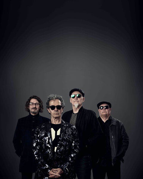 Choirboys: The Hits And 6-pack Of Bruce Springsteen - Accommodation 4U 0