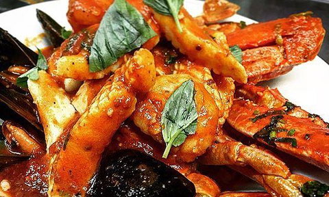 Biviano's At Windsor - Accommodation 4U 12