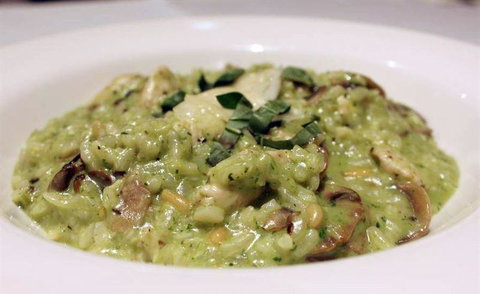 Biviano's At Windsor - Accommodation 4U 17