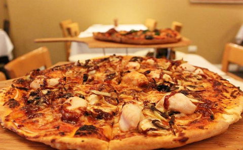 Biviano's At Windsor - Accommodation 4U 24