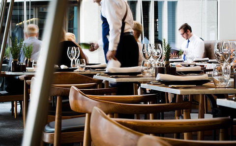 Q Dining - Accommodation 4U 10