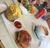 Supreme Bar and Restaurant - Accommodation 4U