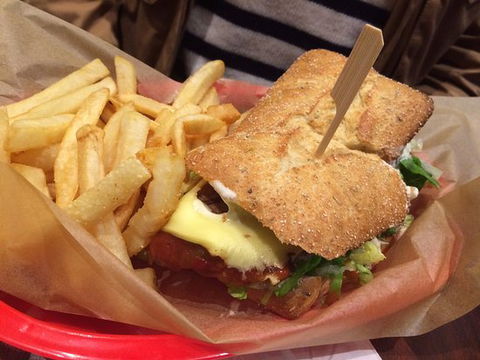 Pirate Petes Round Corner - Accommodation 4U 0