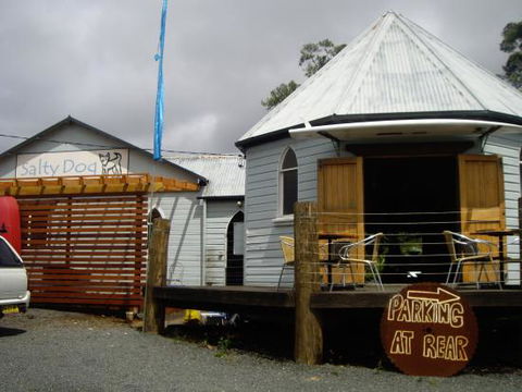 Salty Dog Seafood Cafe - Accommodation 4U 0