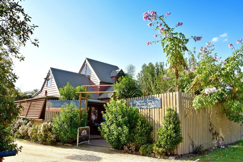 Blue Earth Cafe - Accommodation 4U 2