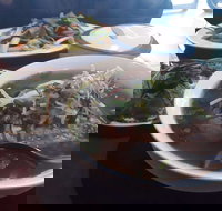 Viet Rolls - Accommodation 4U