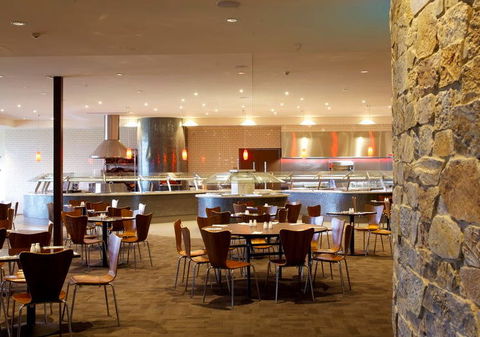 Sanctuary Lakes Hotel - Accommodation 4U 0