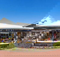 Chong Co - Greenway - Accommodation 4U