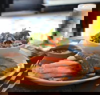 Crest Hotel - Accommodation 4U