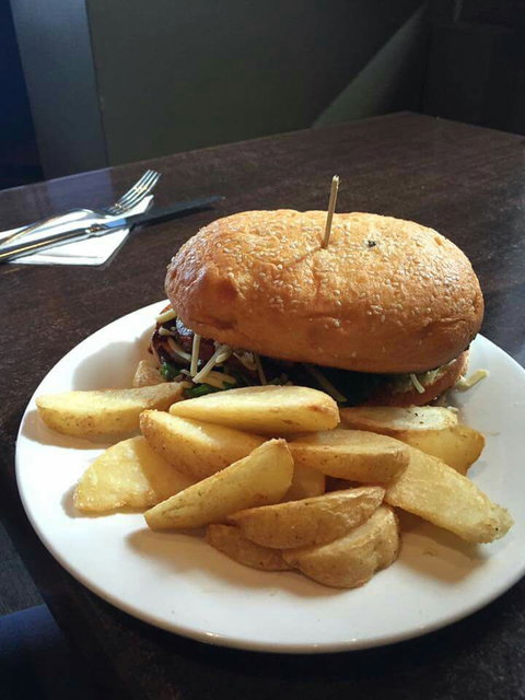 The Apple Tree Inn - Accommodation 4U 7