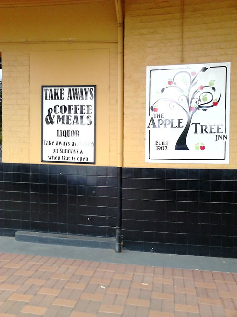 The Apple Tree Inn - Accommodation 4U 8