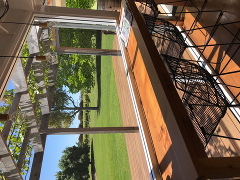 Whistle Post Cellar Door - Accommodation 4U 1