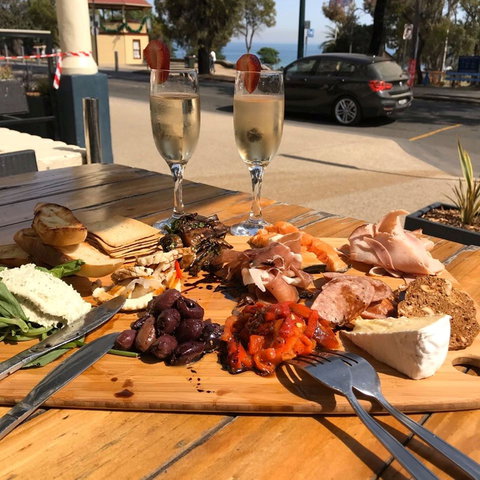 Grand Hotel Portarlington - Accommodation 4U 1