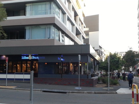 Ribs & Burgers - Pyrmont - Accommodation 4U 0