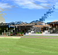 Two Rivers Wines - Accommodation 4U