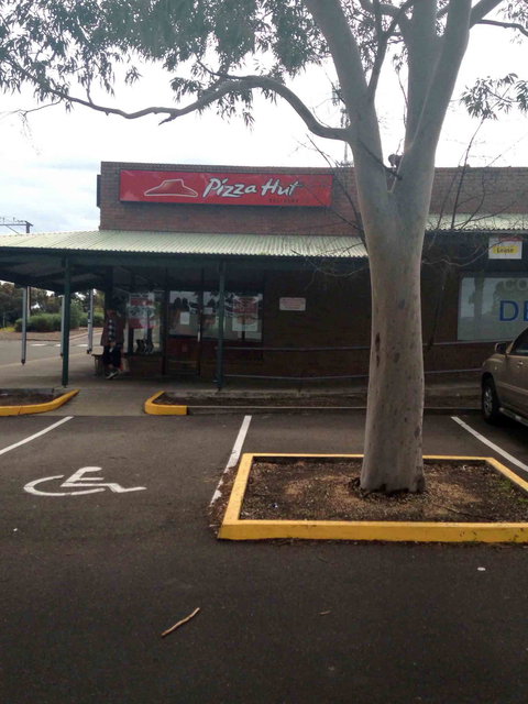 Pizza Hut - Para Hills - Accommodation 4U 0