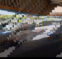 Water's Edge - Accommodation 4U