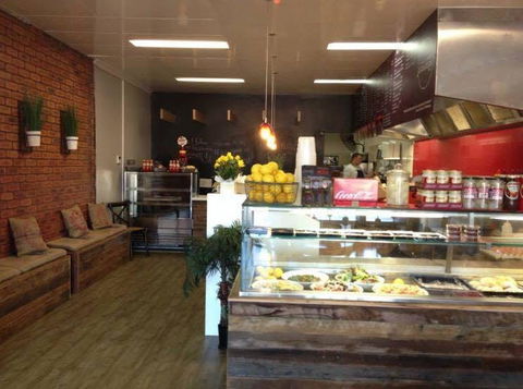 Synnot Street Fish & Chips - Accommodation 4U 0