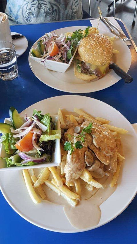 Lazy Moe's - Oakleigh - Accommodation 4U 0